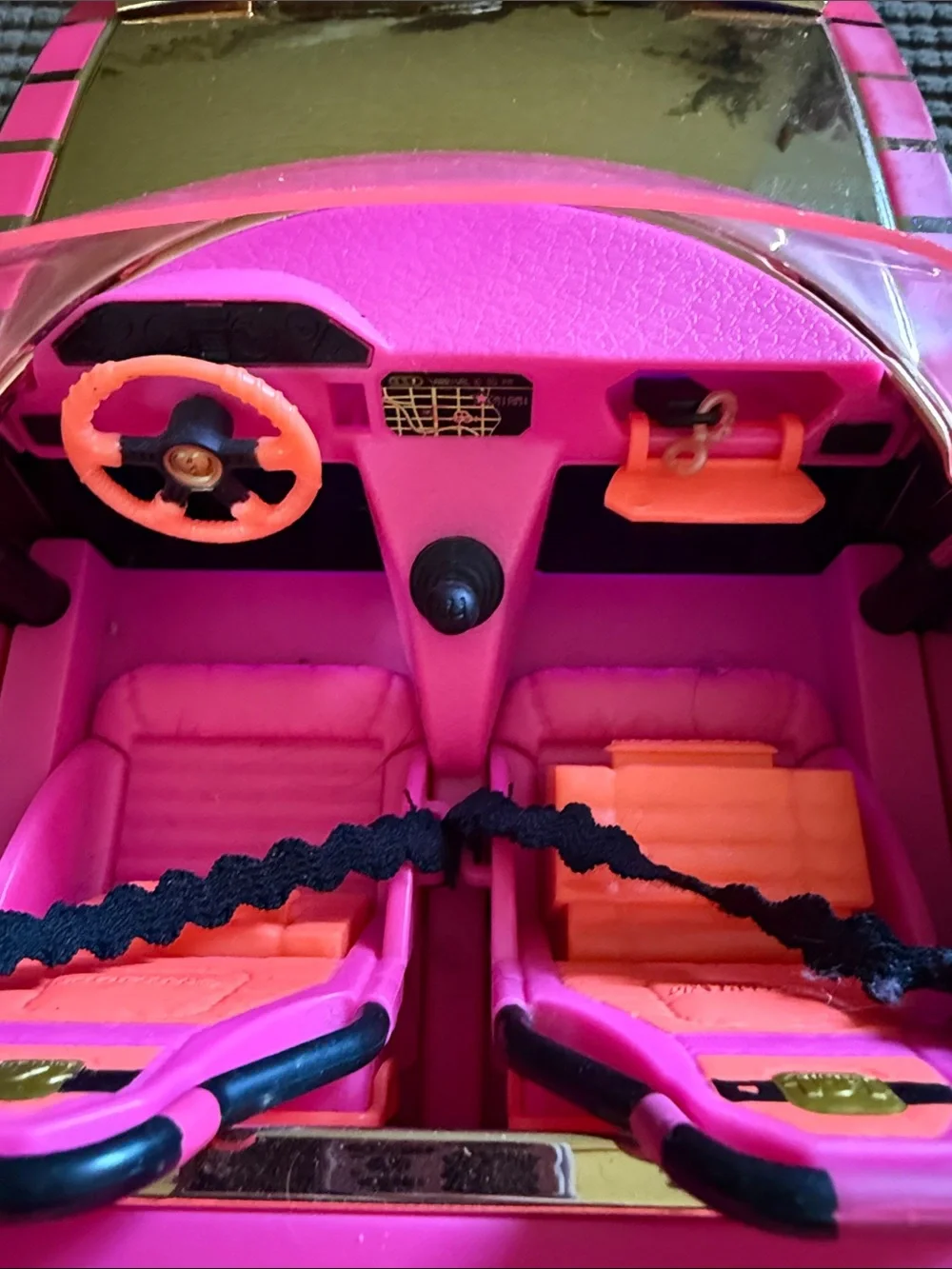 L.O.L. Surprise! Pink and Gold Convertible Play Car